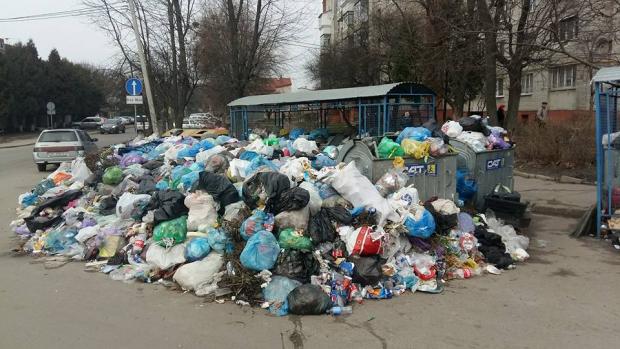 Львів завалений сміттям. Фото:112 Україна