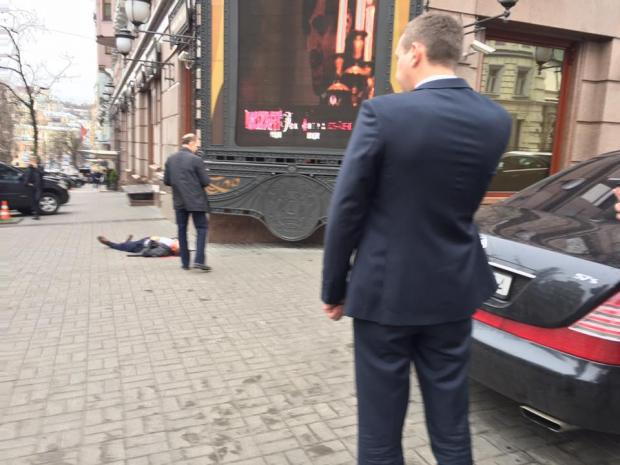 В центрі Києві застрелили екс-депутата Держдуми РФ Д.Вороненкова. Фото: Фейсбук.