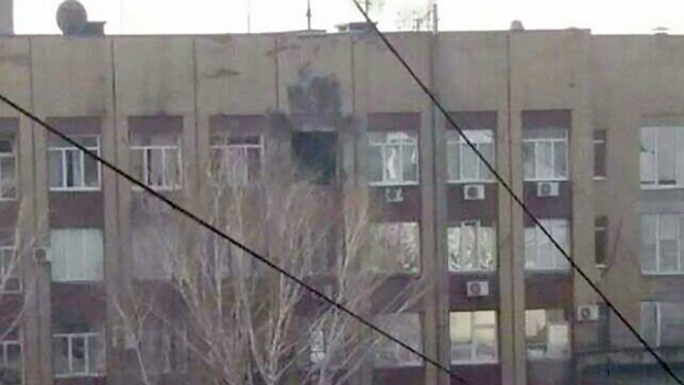 У Донецьку обстріляли штаб "ДНР". Фото: соцмережі.