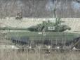 До кордону із Україною Росія стягує танки, - ЗМІ (відео)