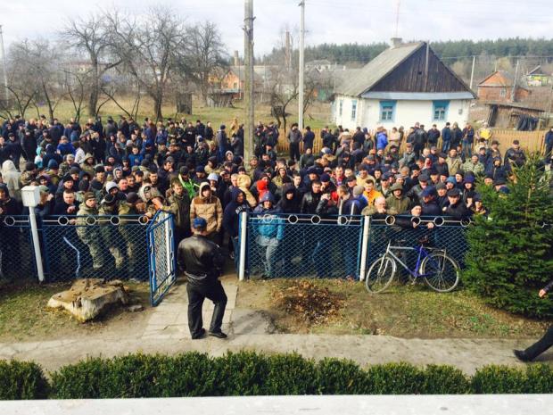 Бунт копачів бурштину на Рівненщині. Фото:Facebook