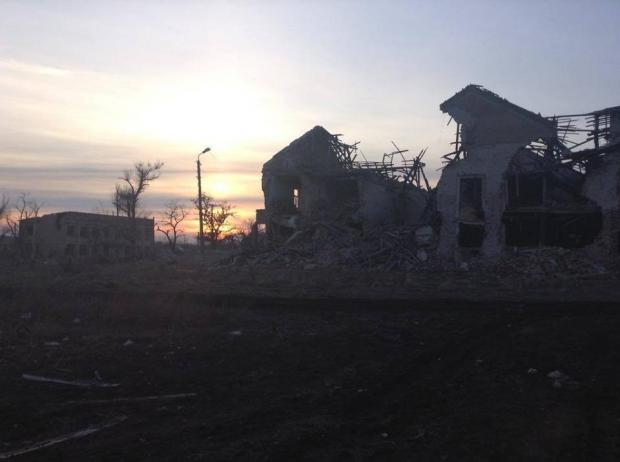 Зруйнований будинок культури у Пісках. Фото: соцмережі.