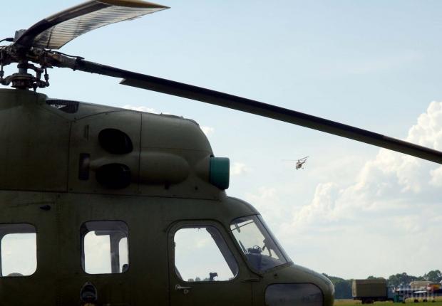 За попередньою інформацією вертоліт зачепився за лінії електропередач. Ілюстрація:https://www.unian.ua/