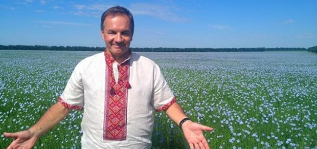 Мішель Терещенко вже має досвід вирощування льону і технічних конопель. Фото: ukrpolitic.com.