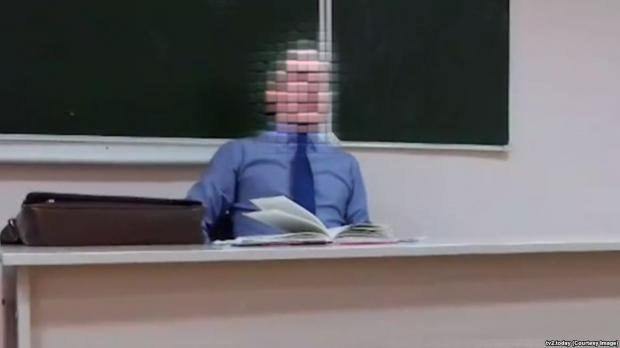 Вчитель прочитав лекцію з "протидії екстремізму". Фото:скрін відео