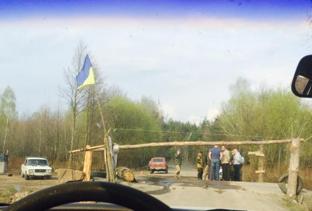 Бурштинокопачі на Рівненщині вже мають свої блокпости. Фото:Facebook