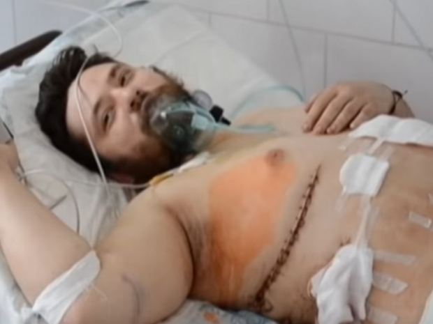 Олександр Коба на лікарняному ліжку. Фото:скрін відео