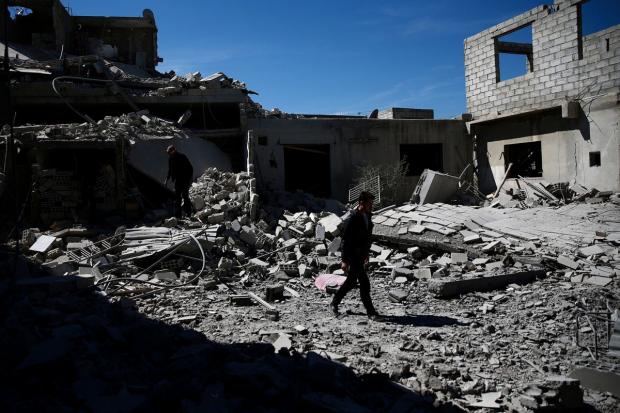 Після хімічної атаки по місту Хан-Шейхун знову вдарила авіація Асада. Ілюстрація:REUTERS