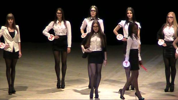 Для участі в конкурсі "Міс ЛНР" приїхали дівчата з України. Ілюстрація:YouTube