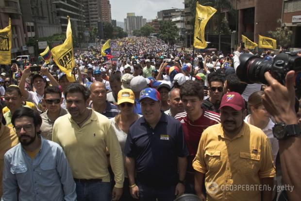 Масові протести в Каракасі. Фото: Обозреватель.