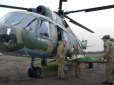 Пораненого ворожим снайпером військовослужбовця ЗСУ вертольотом доставили до Дніпра (фото)