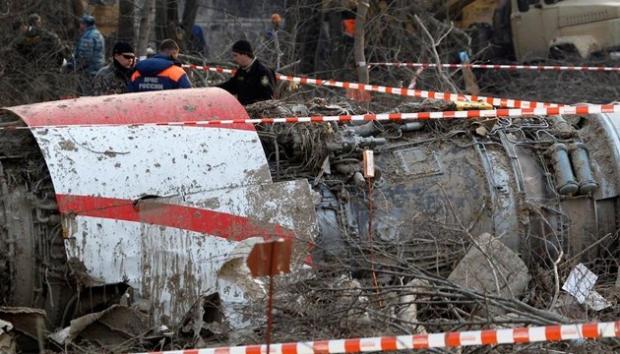 На місці катастрофи президентського Ту-154. Фото: Антикор.