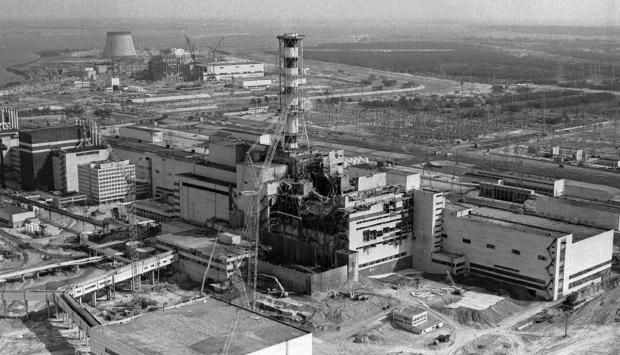 Зруйнований енергоблок Чорнобильської АЕС. 1986 рік. Фото: ЖЖ.