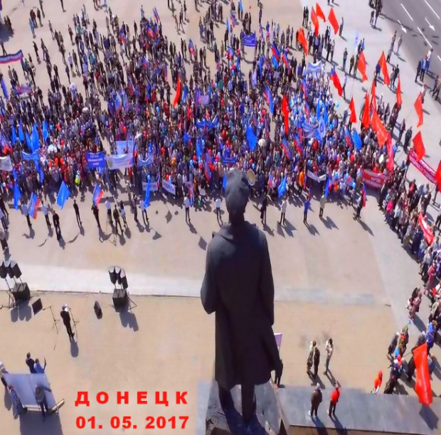 "Масова" демонстрація в Донецьку. Фото: Твіттер.