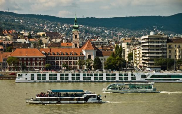 Кораблі на Дунаї. Фото: AliExpress.