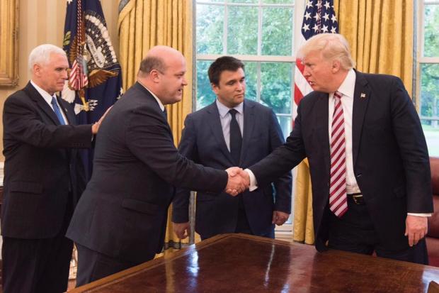 М.Пенс, В.Чалий, П.Клімкін і Д.Трамп під час зустрічі в Білому домі. Фото: Фейсбук.