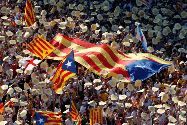 Каталонці вимагають незалежності від Іспанії. Фото: REUTERS.