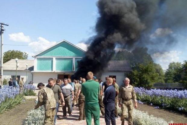 На Вінниччині бійці АТО на знак протесту підпалили шини. Фото:http://www.vinnitsa.info/