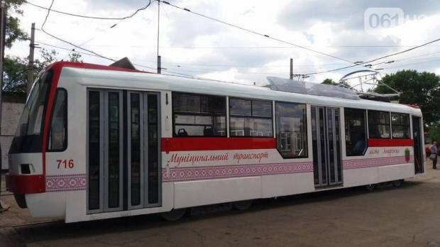 У Запоріжжі на лінію виїхав для випробування новий трамвай. Фото:https://www.061.ua/