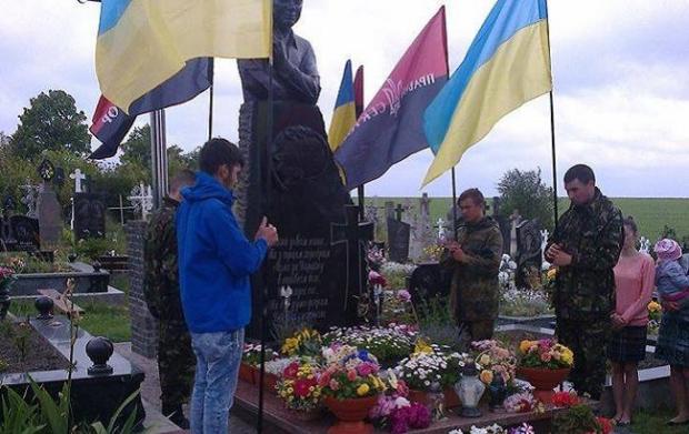 На Тернопільщині вшанували пам'ять юного Героя. Фото: соцмережі.