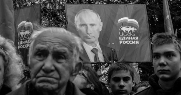Любителі Путіна навіть не розуміють, що він - причина їхніх нещасть. Фото: 15 минут.