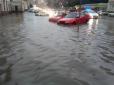 Потужна злива перетворила Чернівці  на Венецію (фото, відео)
