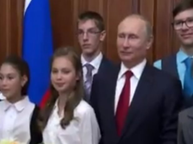 Путін показав дітям Кремль. Фото:скрін відео