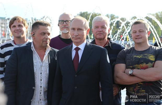 Група "Любе" і В.Путін. Фото: РИА Новости.