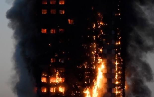 У Лондоні горить 27-поверховий будинок. Фото: Твіттер.