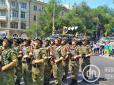 В вишиванках та з військовим парадом: В Маріуполі відзначають річницю звільнення від 