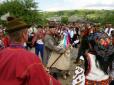 Традиції живі: Низка світлин гуцульського весілля