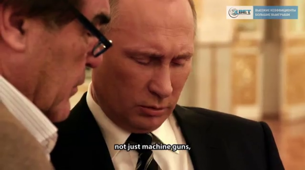 Путін показує Стоуну "удар" російської авіації. Скріншот відео.