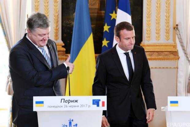 Зустріч Порошенка і Макрона у Парижі. Фото:https://tribuna.pl.ua