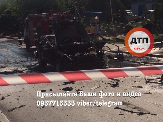 В Києві вибухнув автомобіль. Фото: Фейсбук.