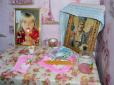Люди несли Льолі іграшки, ляльки і квіти: На Донеччині попрощалися з Аліною Васютіною (фото)