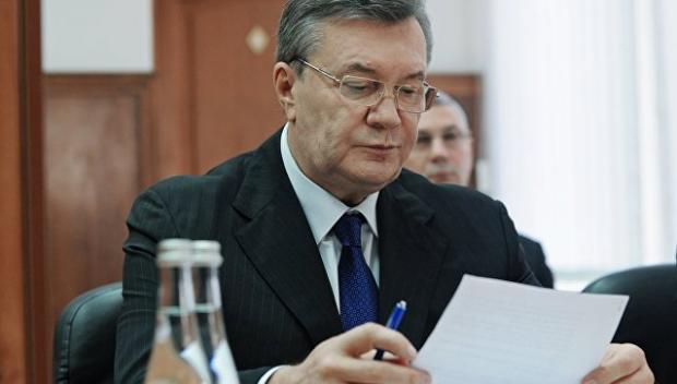 Янукович в суді. Фото: Відомості.UA.