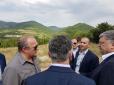 Під пильним оком ФСБ: Порошенко відвідав лінію окупації Південної Осетії