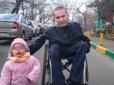 У Москві паралізованого інваліда-колясочника звинуватили... у розбої (відео)
