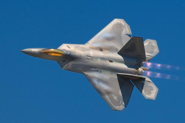Багатоцільовий винищувач п'ятого покоління F-22 Raptor. Ілюстрація:http://defence-line.org