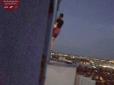 У Києві юнак застряг на чужому балконі 22-го поверху, куди його привела ідея сфотографувати світанок