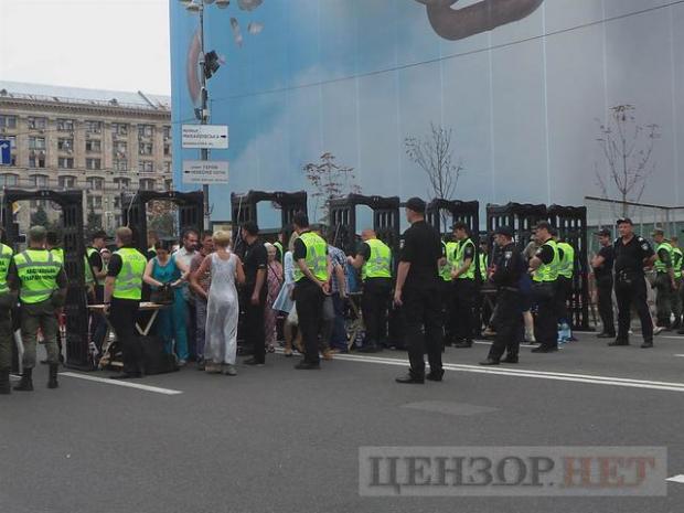 Оточення поліції на Майдані