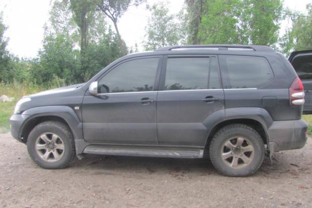затримане авто було нашпиговане арсеналом зброї. Фото:прес-служба ГУ НП в Луганській області