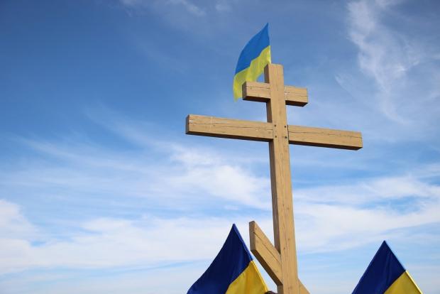 Так хрест виглядав після встановлення. Фото:http://mukacheve.church.ua