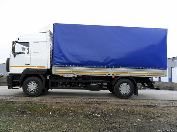 Свідки кажуть, що вантажівка була марки МАЗ. Фото: соцмережі.
