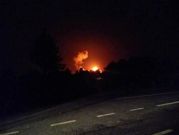 Пожежа і вибухи у Калинівці. Фото: соцмережі.