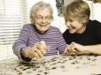 Допомогти старим та самотнім: Про що говорити з бабусями і дідусями - волонтер