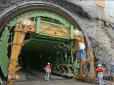 Завершилося будівництво одного з найбільших в Україні залізничного Бескидського тунелю