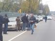 У Києві виявили авто з тілом чоловіка за кермом (фото)