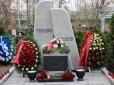 Скрепи високодуховні: У Росії з меморіалу жертвам авіакатастрофи над Сінаєм вкрали дерева (фото)