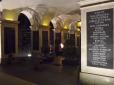 Місце обов'язкового відвідування міжнародними делегаціями: На могилі Невідомого вояка у Варшаві з'явилася таблиця із вшануванням вояків, які загинули в боротьбі з УПА
